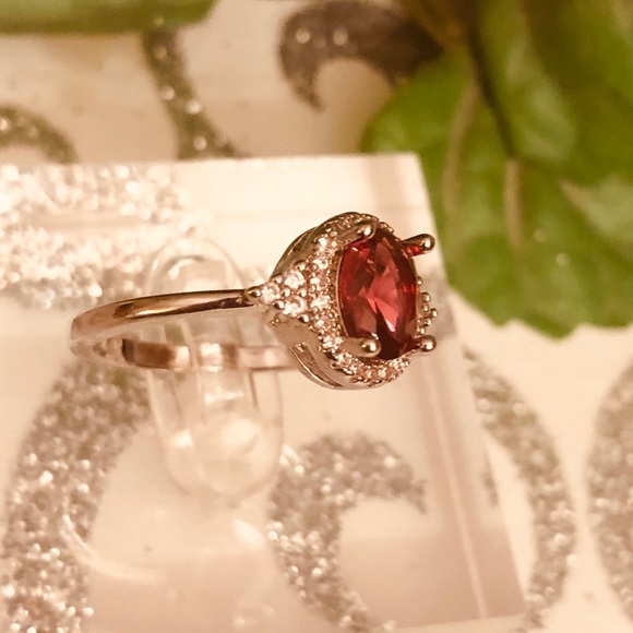 🍃💐Silver Ruby & CZs ring NO 925 stamp💐🍃 - Picture 7 of 8